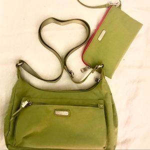 Baggallini lime green purse and wristlet
